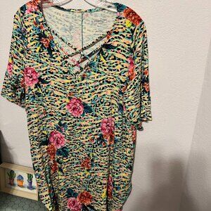 Torrid Super Soft size 2 v-neck bright floral animal print stretchy shirt